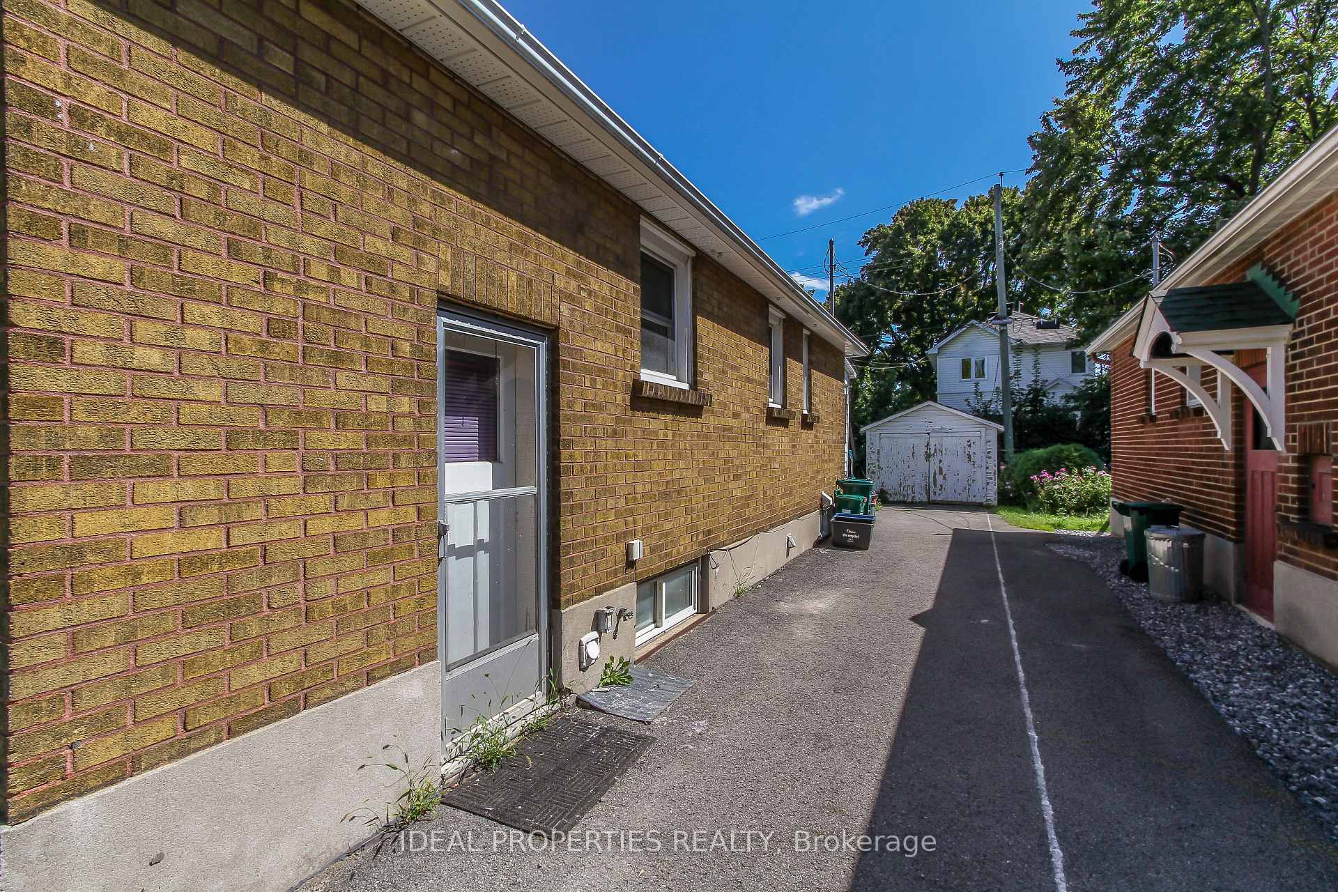 Photo 2 of 26 Clegg Street, Ottawa, Ottawa East — HOMEH