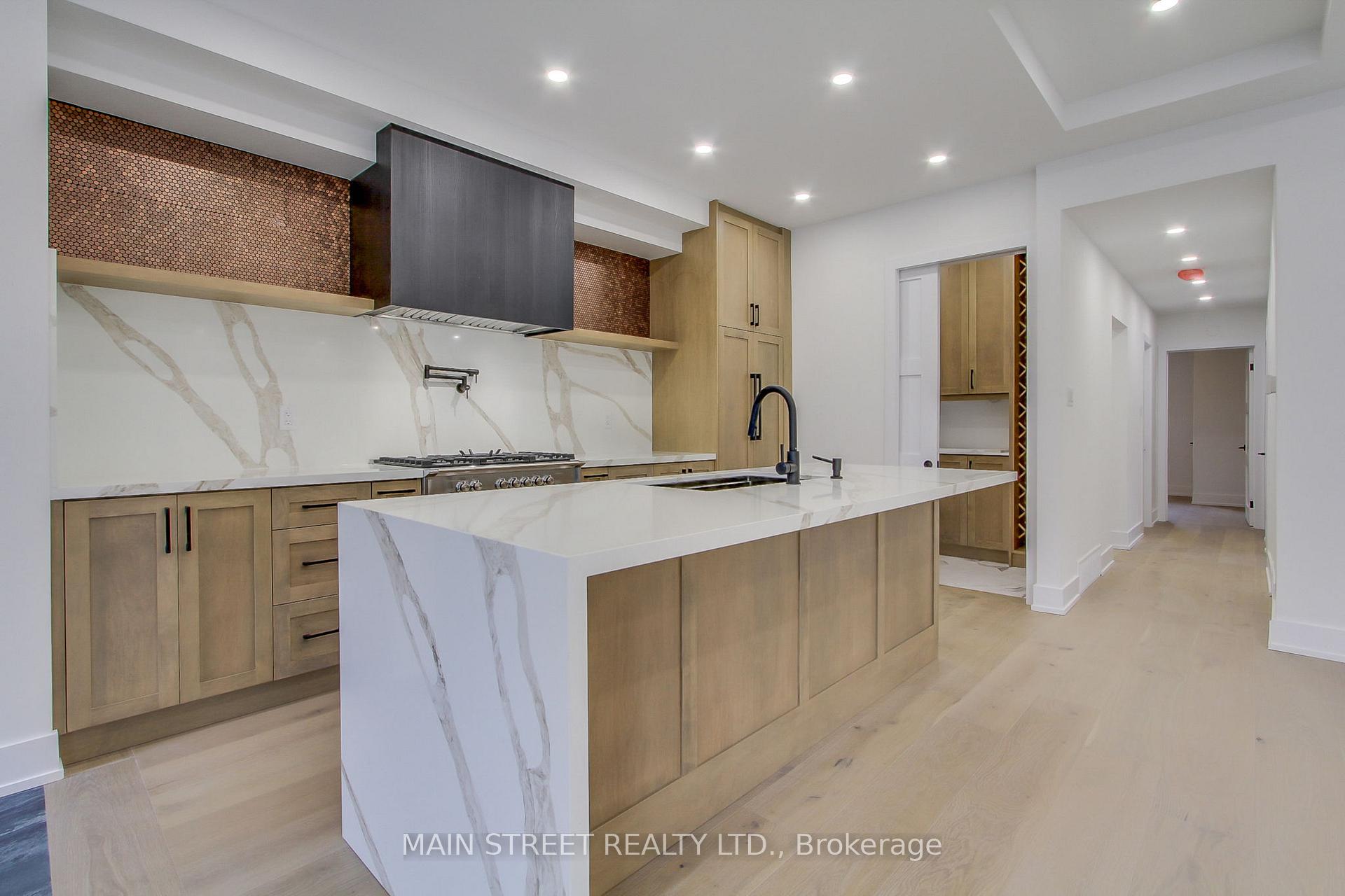 Photo 11 of 2 Bigwin Drive, Aurora, Aurora Heights — HOMEH