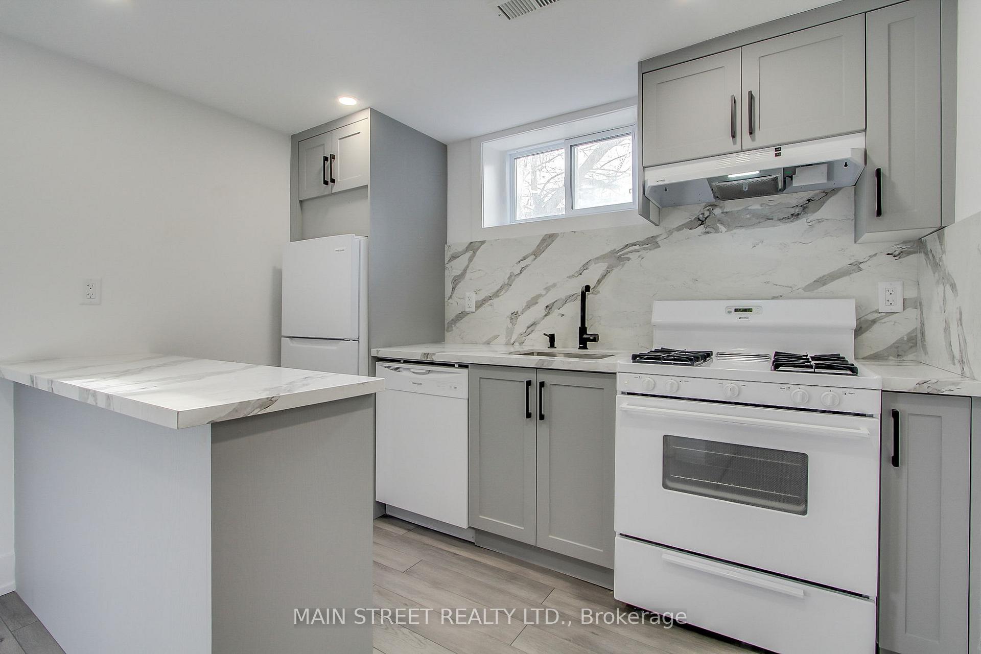 Photo 26 of 2 Bigwin Drive, Aurora, Aurora Heights — HOMEH