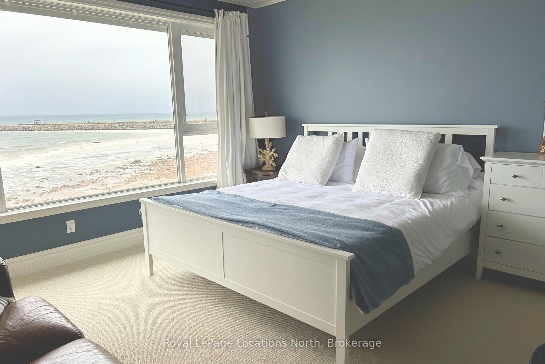 Photo 15 of 529 Mariners Way, Collingwood — HOMEH