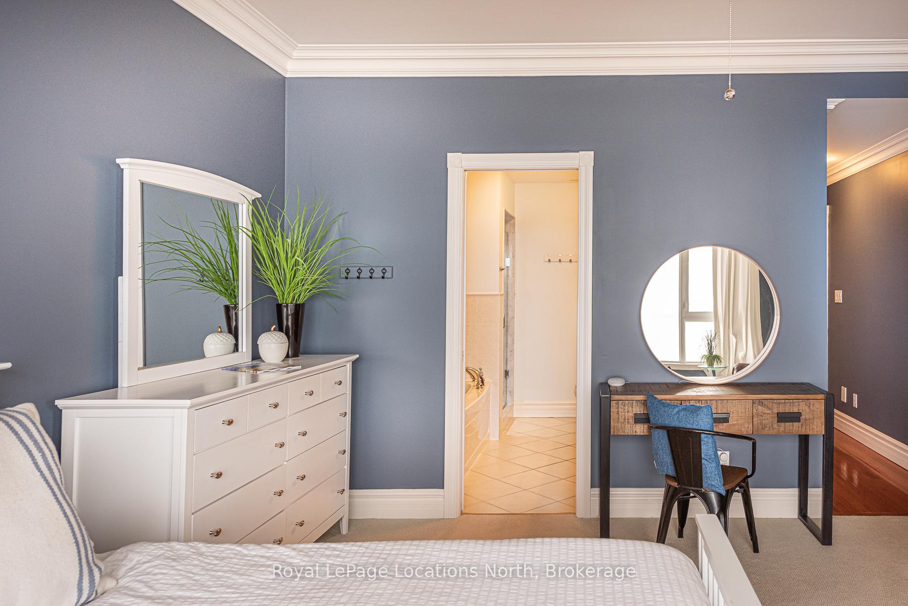 Photo 16 of 529 Mariners Way, Collingwood — HOMEH