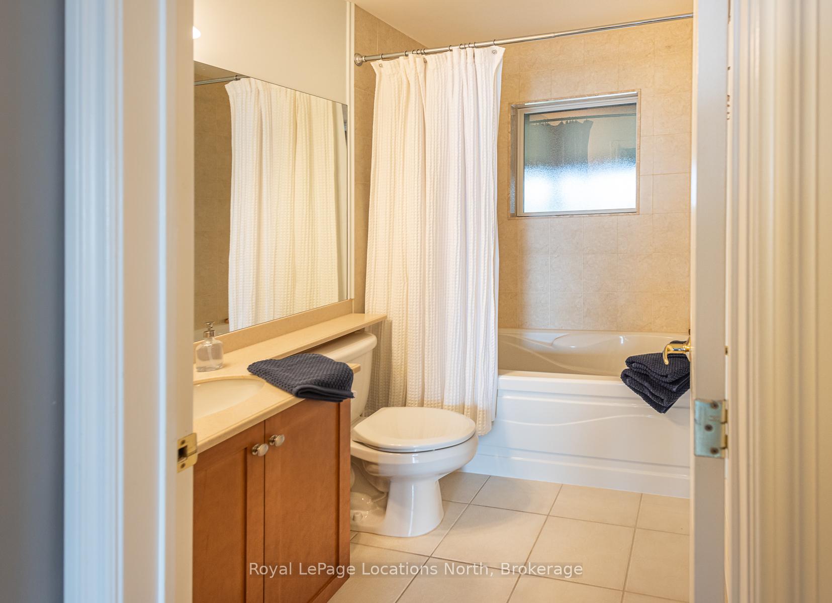 Photo 21 of 529 Mariners Way, Collingwood — HOMEH