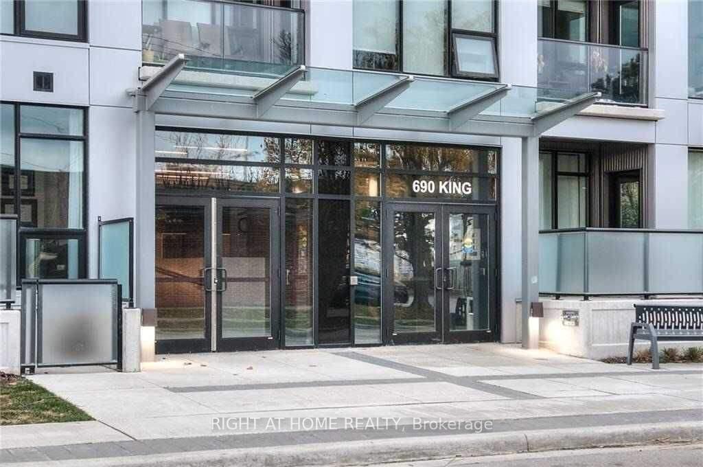 Front of Unit 218, 690 King Street W