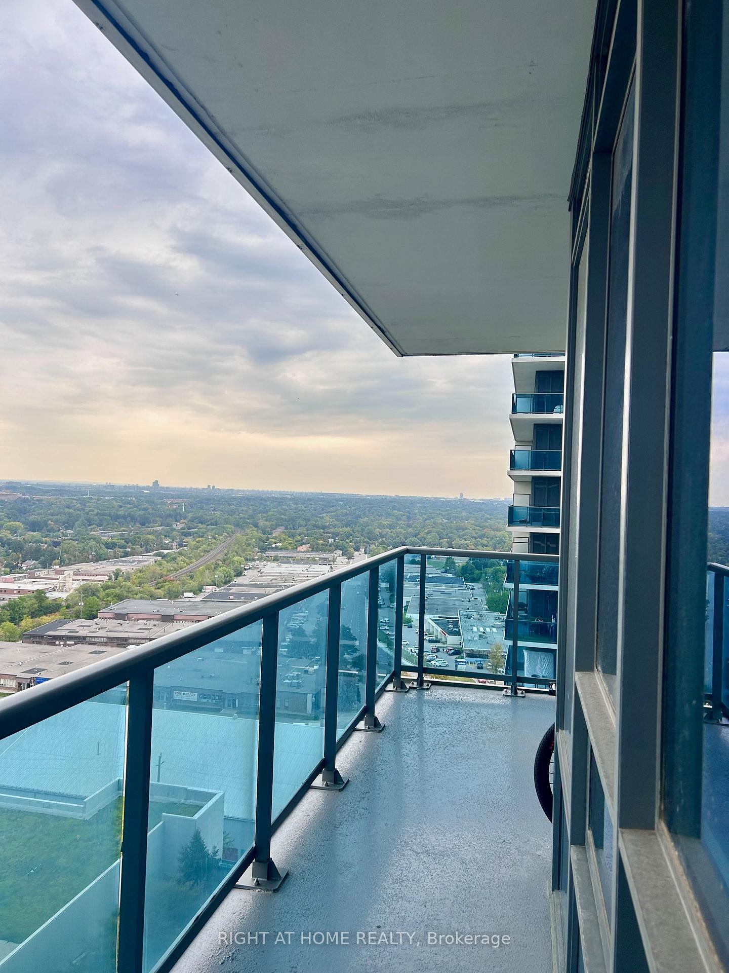 Photo 6 of Unit 1602, 7165 Yonge Street, Markham, Grandview — HOMEH
