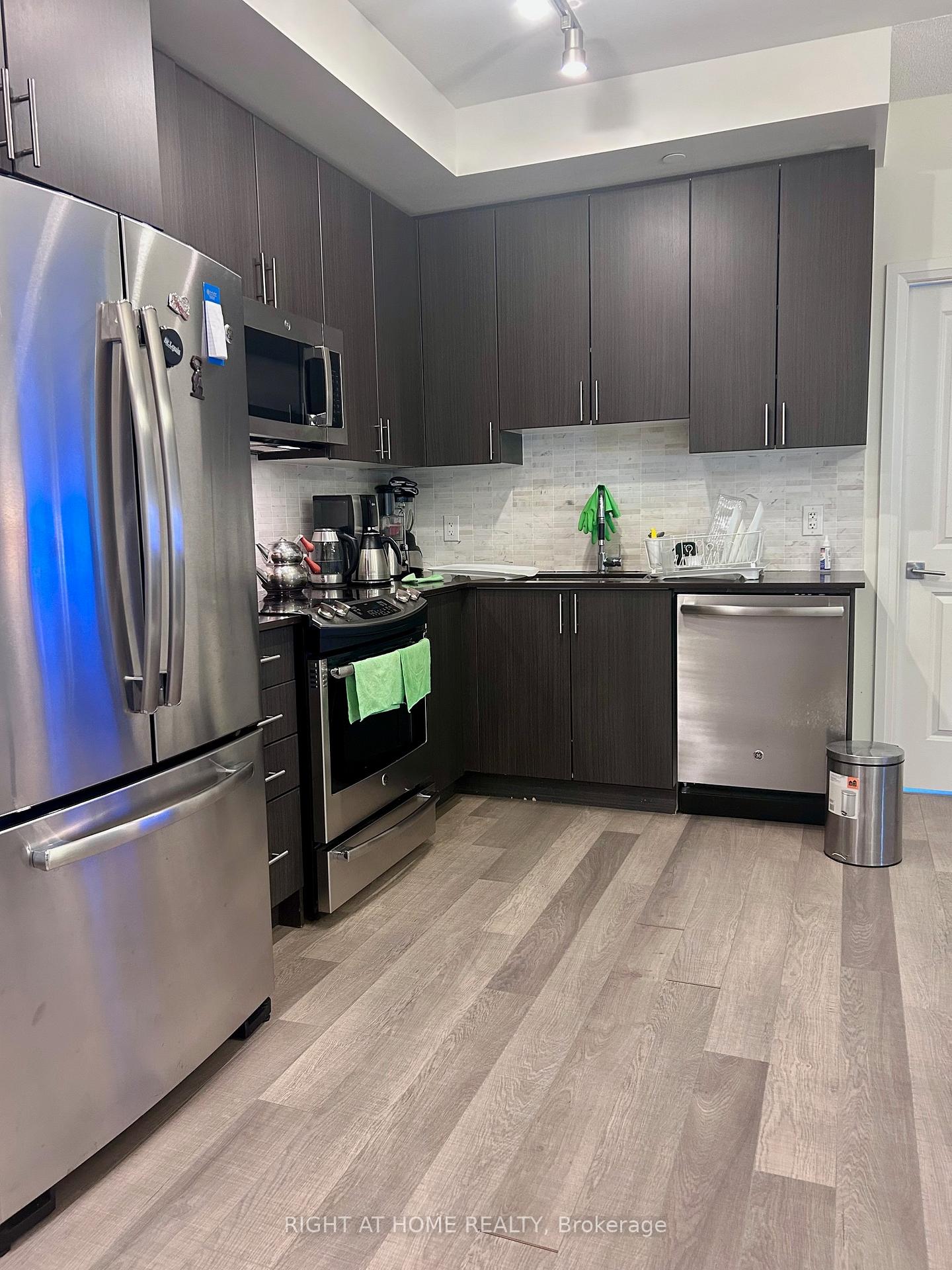Photo 7 of Unit 1602, 7165 Yonge Street, Markham, Grandview — HOMEH