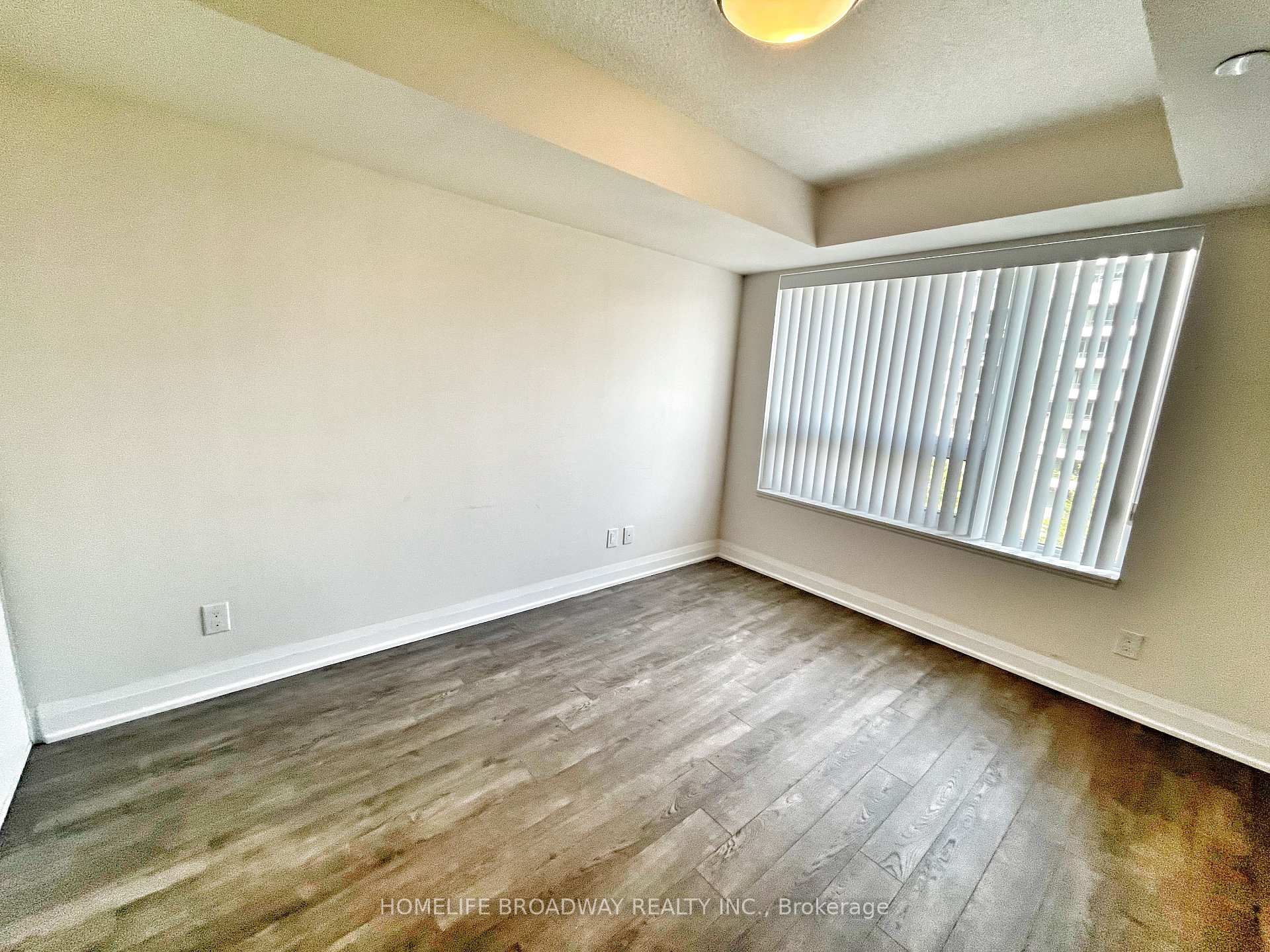Photo 5 of Unit 606, 18 Uptown Drive, Markham, Unionville — HOMEH