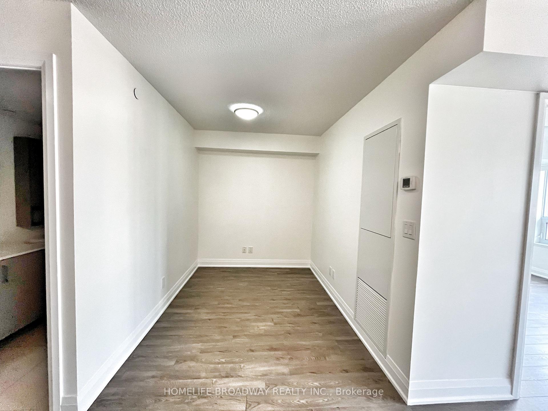 Photo 6 of Unit 606, 18 Uptown Drive, Markham, Unionville — HOMEH