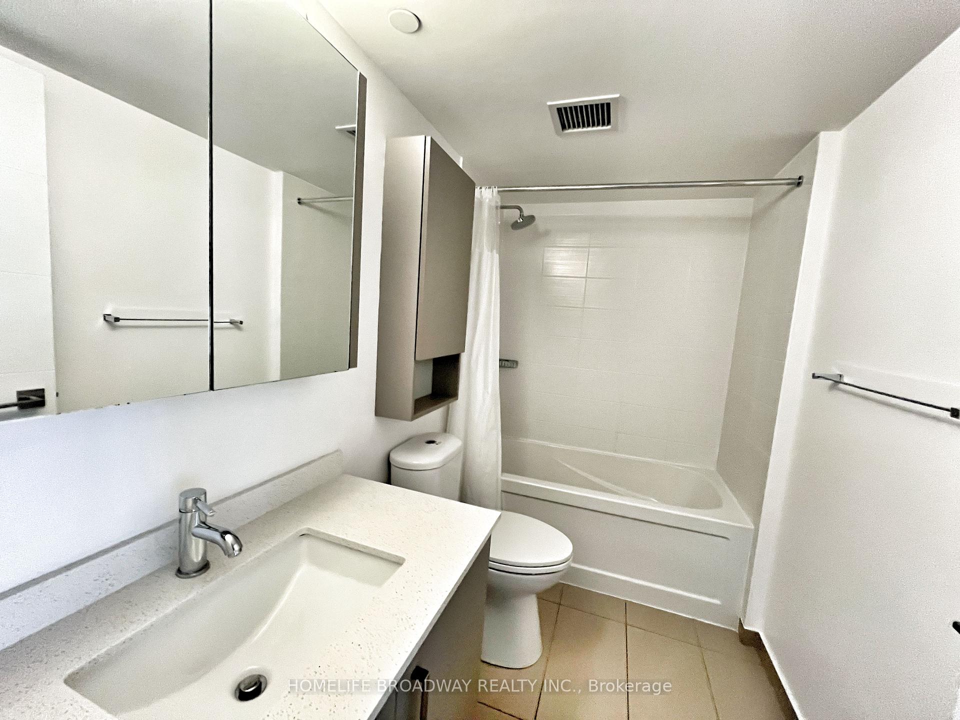 Photo 7 of Unit 606, 18 Uptown Drive, Markham, Unionville — HOMEH