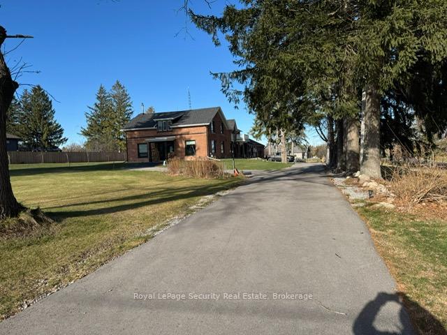 Photo 2 of 556 Fallis Line, Cavan Monaghan, Cavan Twp — HOMEH