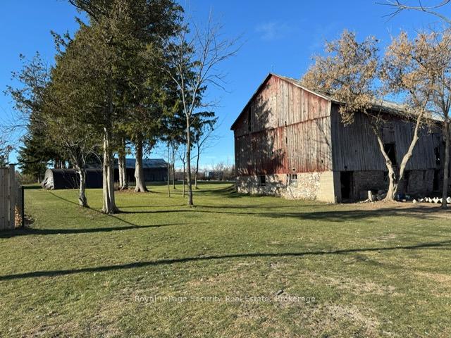 Photo 5 of 556 Fallis Line, Cavan Monaghan, Cavan Twp — HOMEH