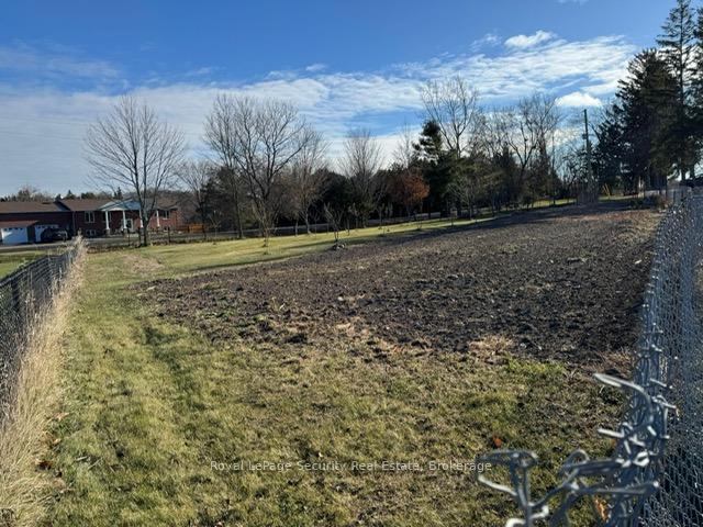 Photo 6 of 556 Fallis Line, Cavan Monaghan, Cavan Twp — HOMEH