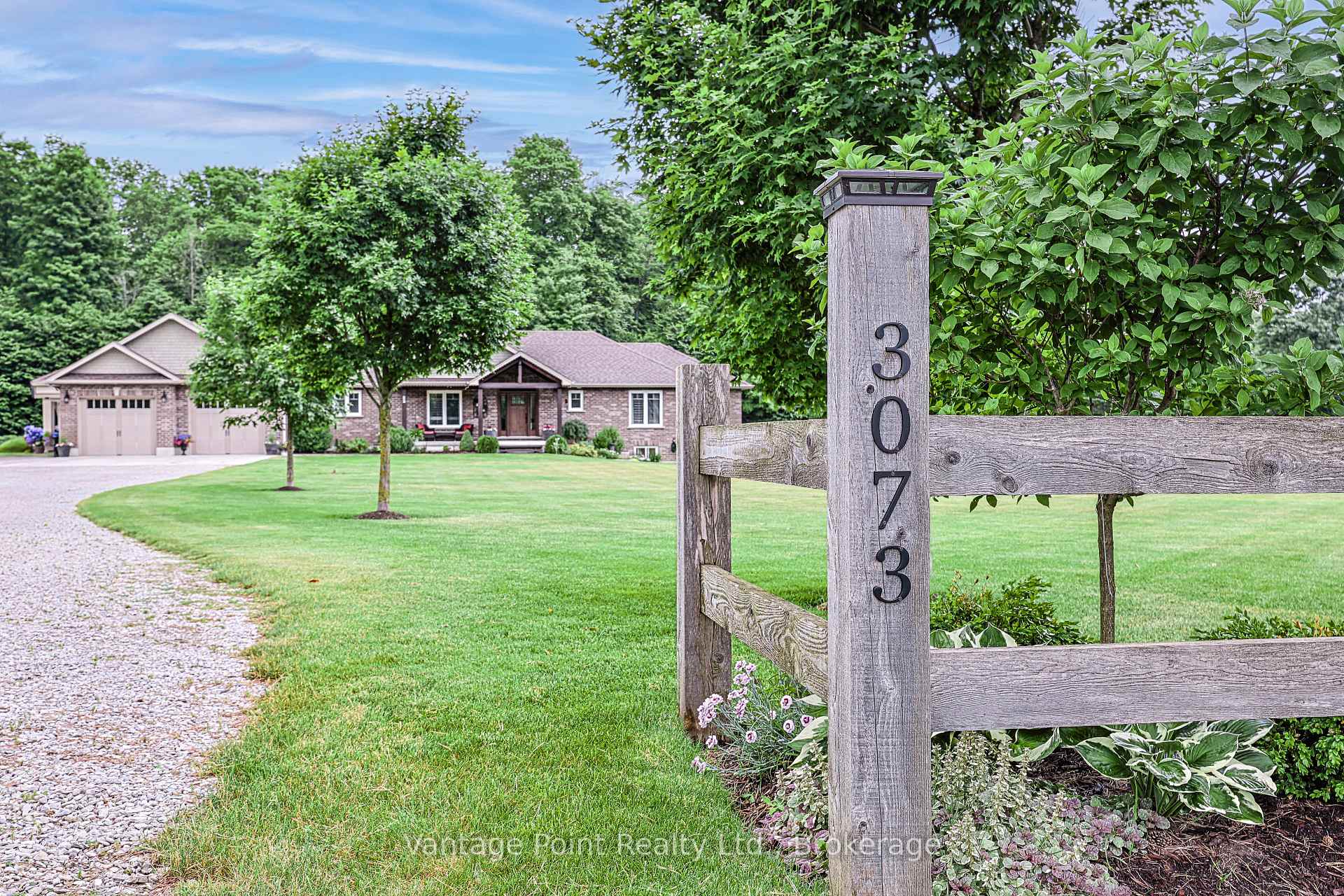 Photo 1 of 3073 3/4 Sunnidale Side Road, Clearview, Rural Clearview — HOMEH