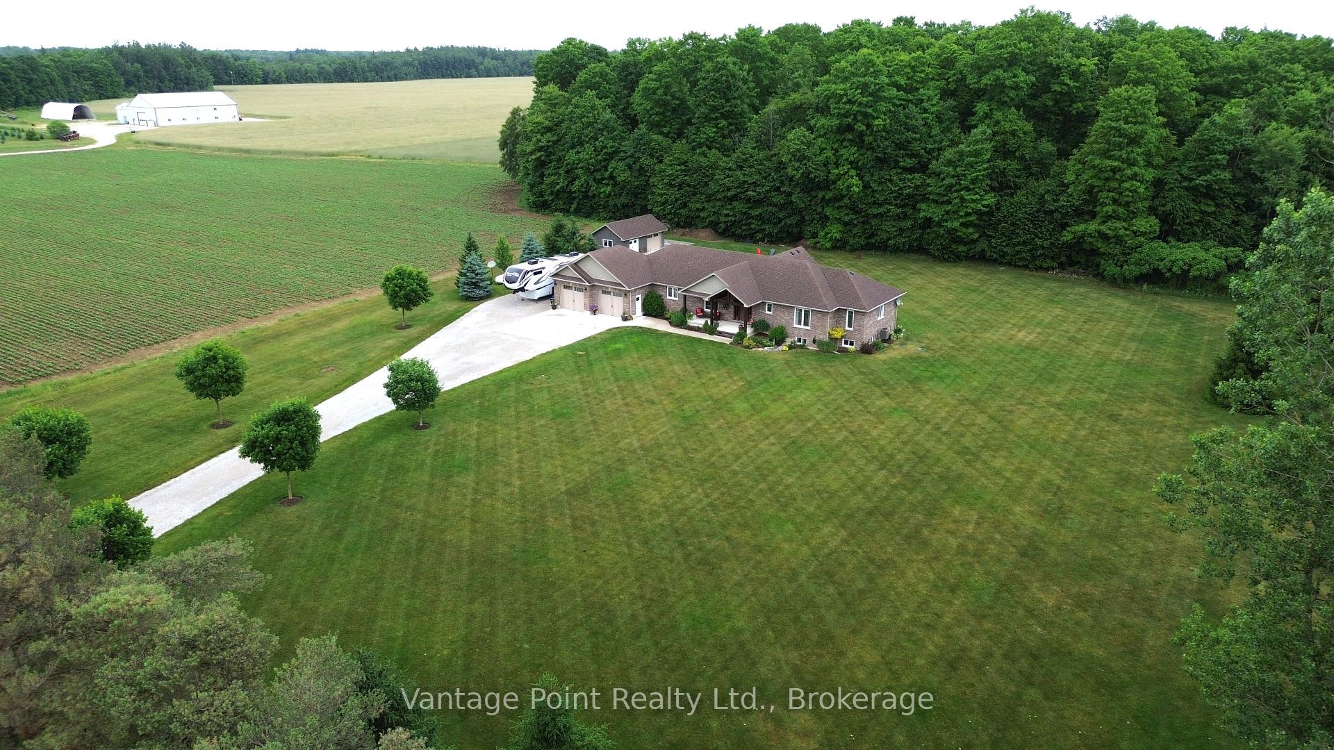 Photo 2 of 3073 3/4 Sunnidale Side Road, Clearview, Rural Clearview — HOMEH