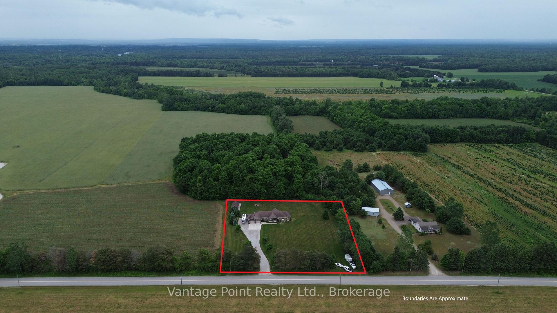 Photo 10 of 3073 3/4 Sunnidale Side Road, Clearview, Rural Clearview — HOMEH
