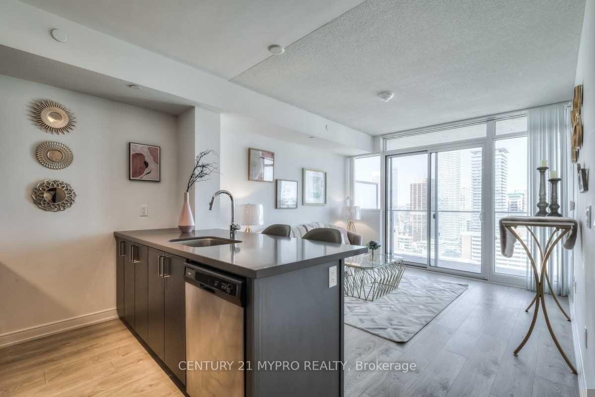 Photo 2 of Unit 3903, 50 Wellesley Street E, Toronto, Church-Yonge Corridor — HOMEH