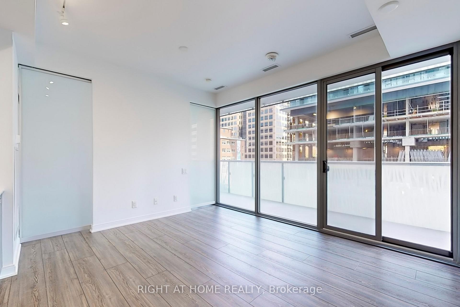 Photo 6 of Unit 401, 50 Charles Street E, Toronto, Church-Yonge Corridor — HOMEH