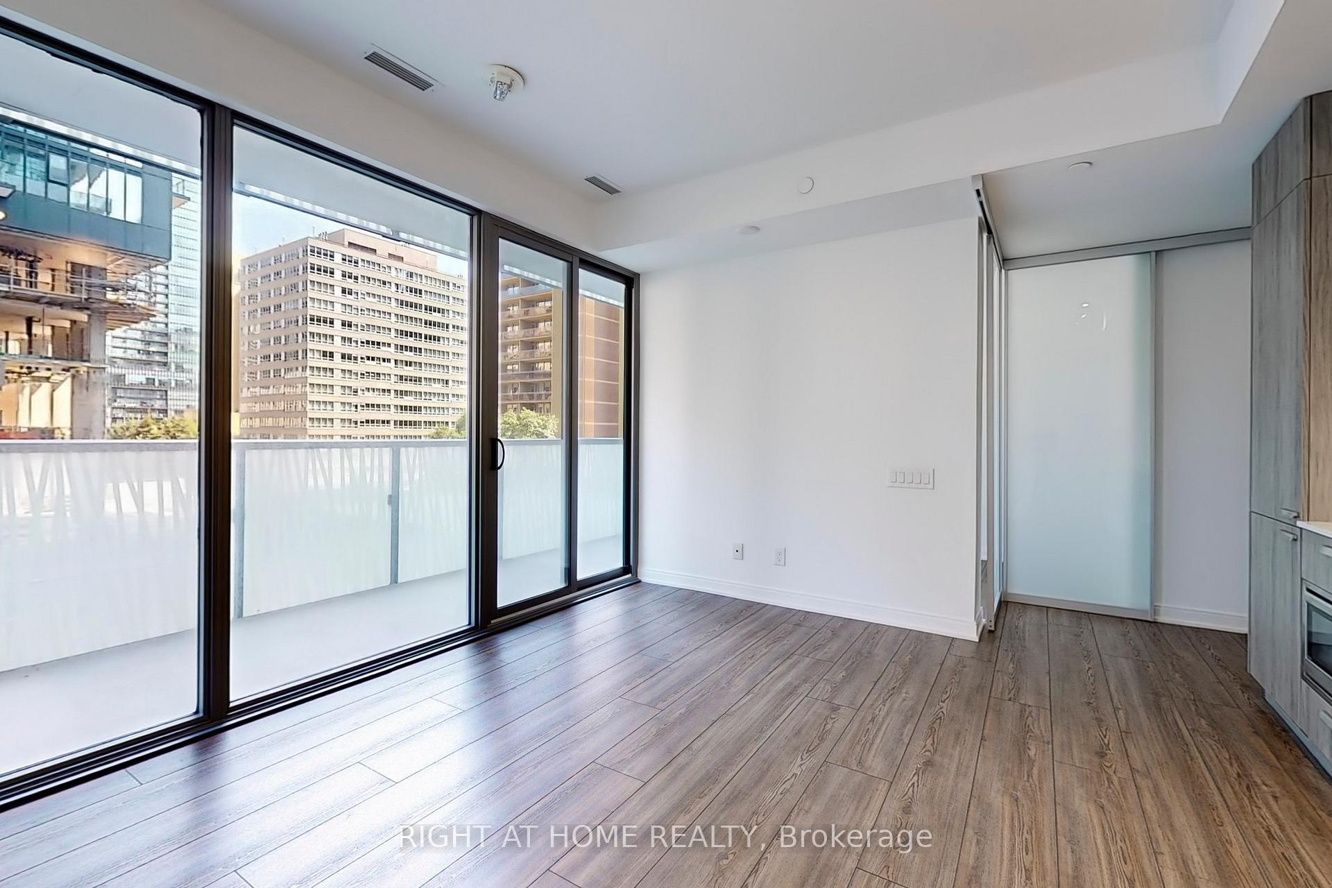Photo 8 of Unit 401, 50 Charles Street E, Toronto, Church-Yonge Corridor — HOMEH