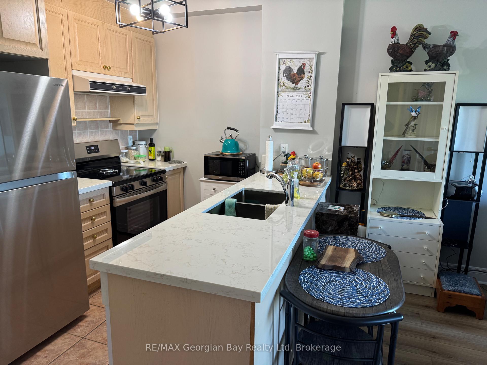 Photo 4 of Unit 103, 280 Aberdeen Boulevard, Midland — HOMEH