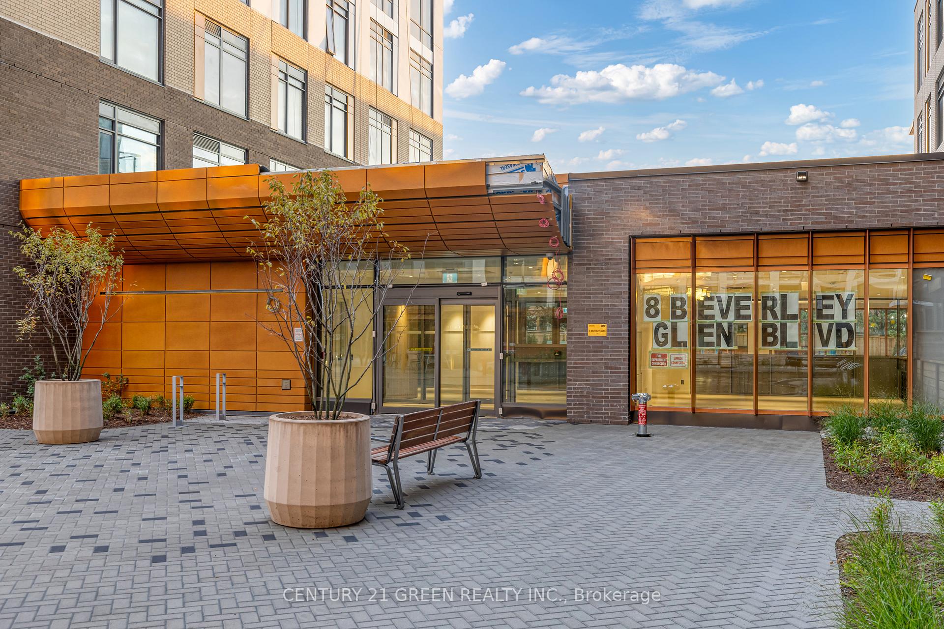 Photo 3 of Unit 809, 8 Beverley Glen Boulevard, Vaughan, Beverley Glen — HOMEH
