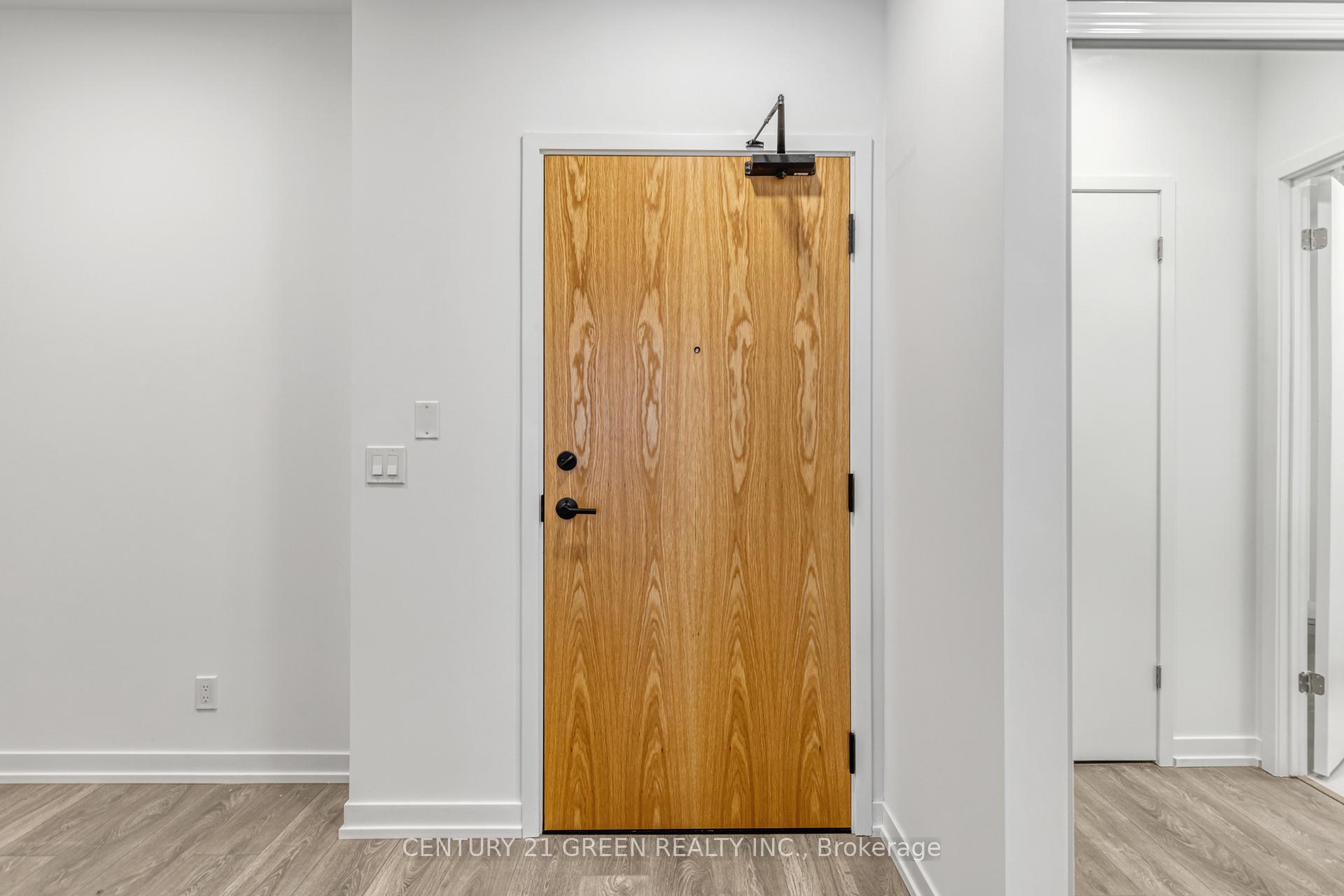 Photo 8 of Unit 809, 8 Beverley Glen Boulevard, Vaughan, Beverley Glen — HOMEH