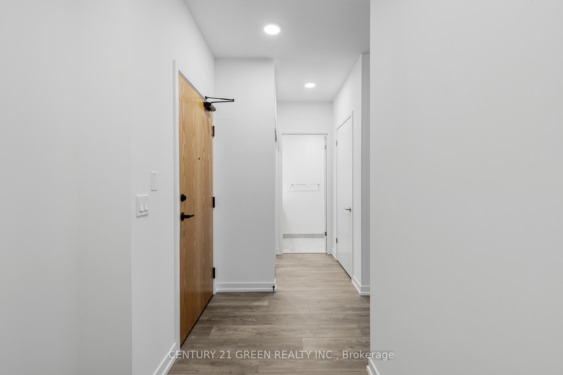 Photo 12 of Unit 809, 8 Beverley Glen Boulevard, Vaughan, Beverley Glen — HOMEH