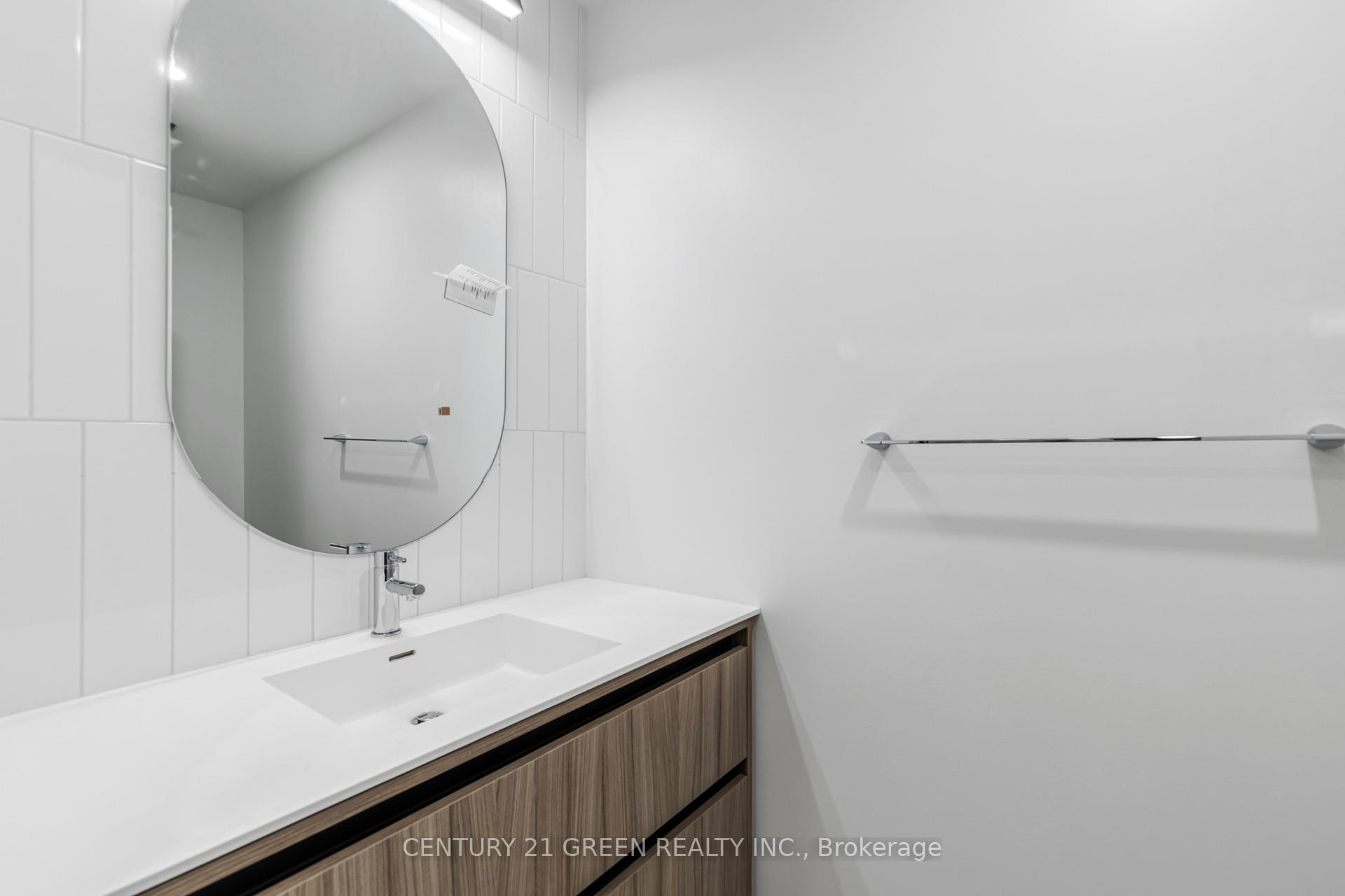 Photo 15 of Unit 809, 8 Beverley Glen Boulevard, Vaughan, Beverley Glen — HOMEH