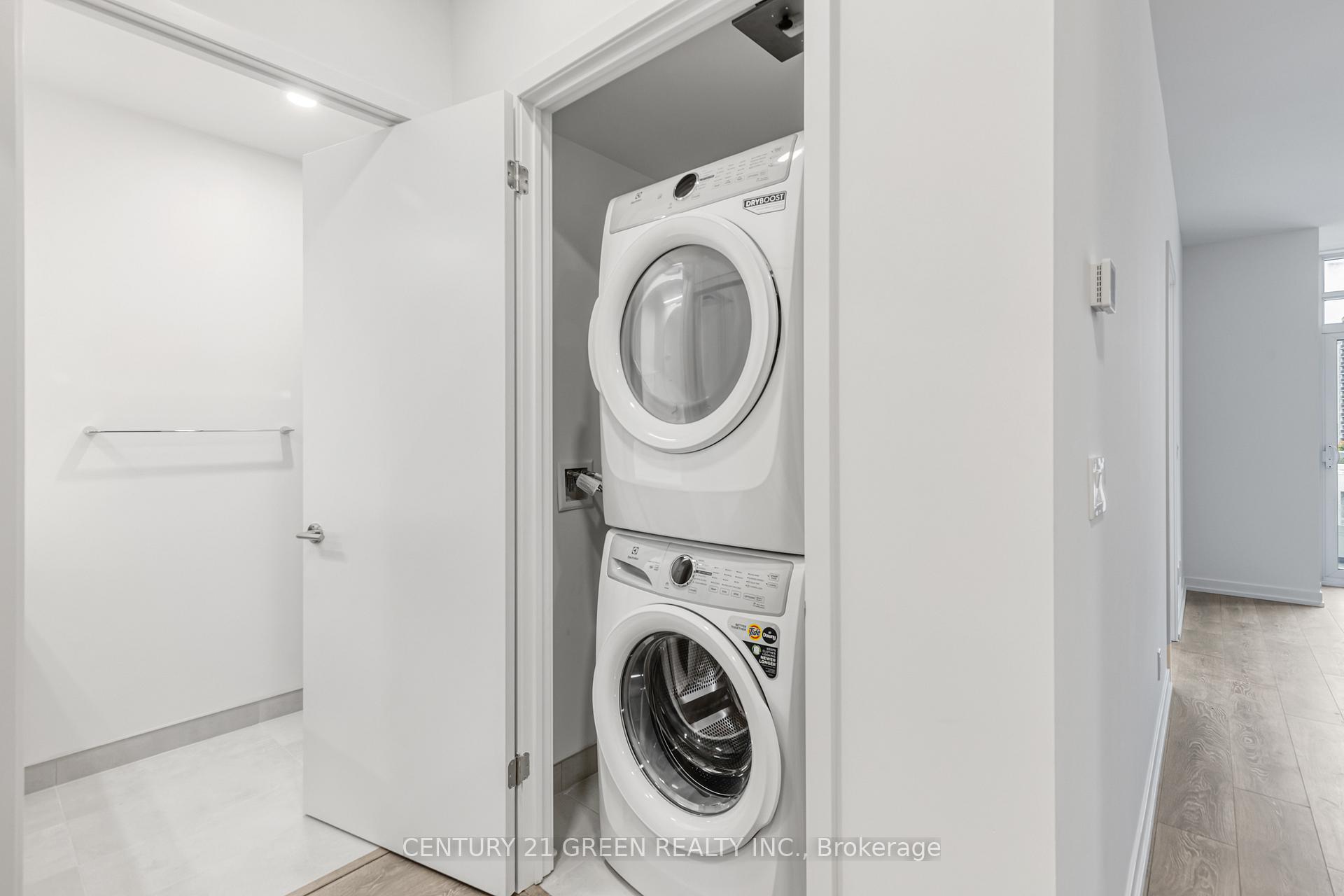 Photo 16 of Unit 809, 8 Beverley Glen Boulevard, Vaughan, Beverley Glen — HOMEH