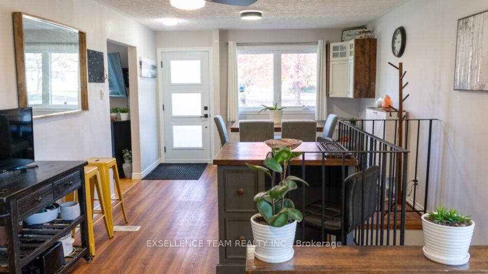Photo 5 of 1010 Queen Street, Cornwall — HOMEH