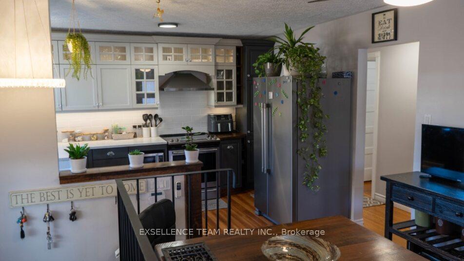 Photo 6 of 1010 Queen Street, Cornwall — HOMEH