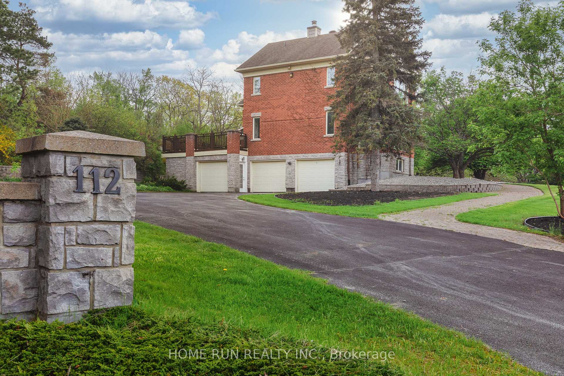 Photo 2 of 112 Lochcarron Crescent, Ottawa, Huntley Ward (South East) — HOMEH