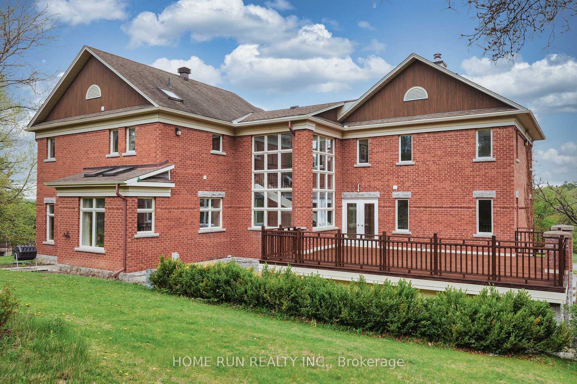 Photo 4 of 112 Lochcarron Crescent, Ottawa, Huntley Ward (South East) — HOMEH