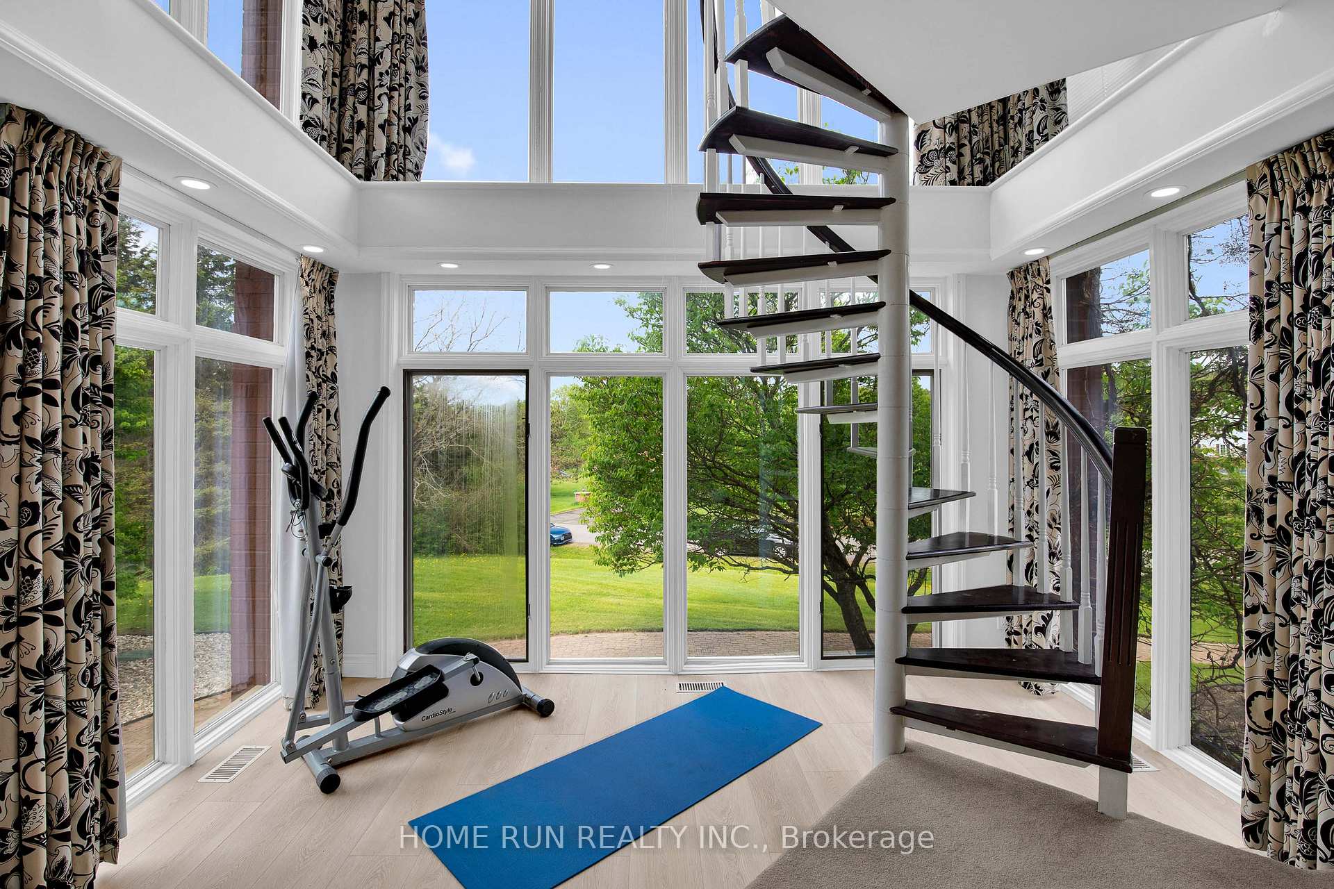 Photo 33 of 112 Lochcarron Crescent, Ottawa, Huntley Ward (South East) — HOMEH