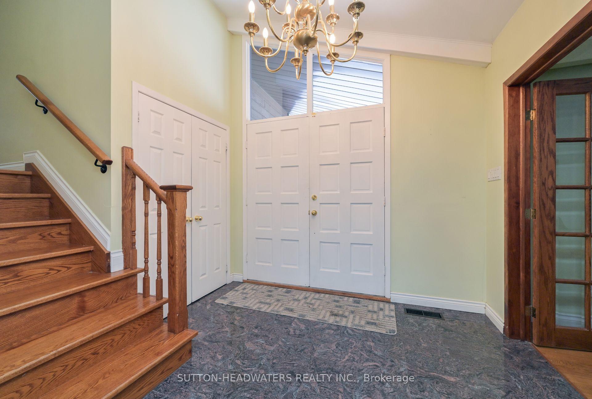 Photo 3 of 10 Cedar Drive, Caledon, Rural Caledon — HOMEH