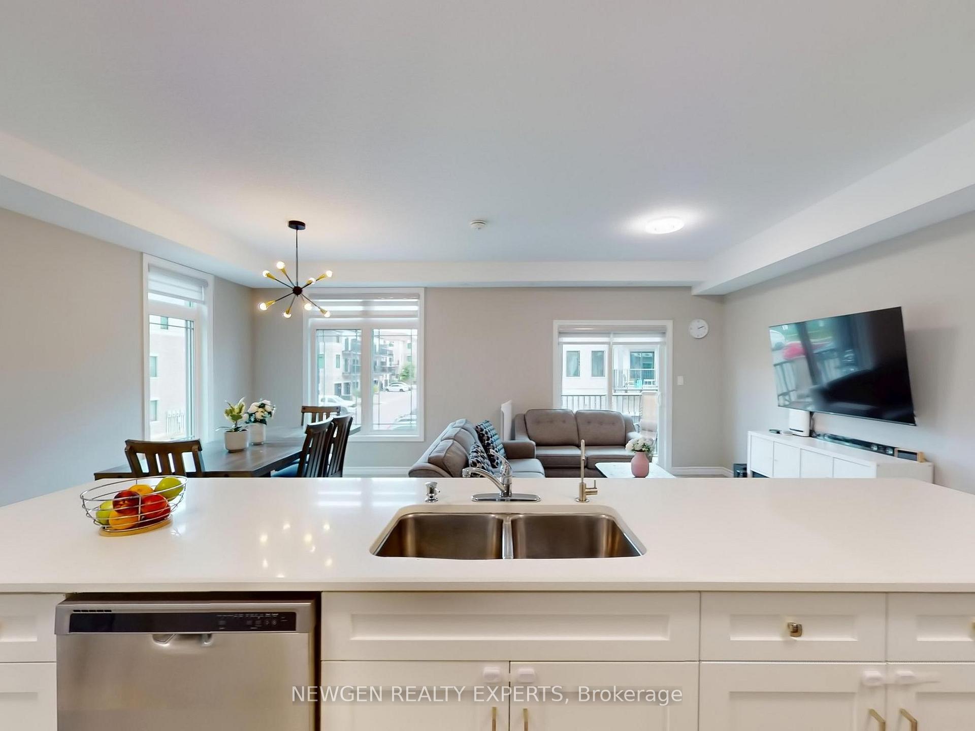 Photo 14 of Unit 48, 107 Westra Drive, Guelph/Eramosa, Rural Guelph/Eramosa West — HOMEH