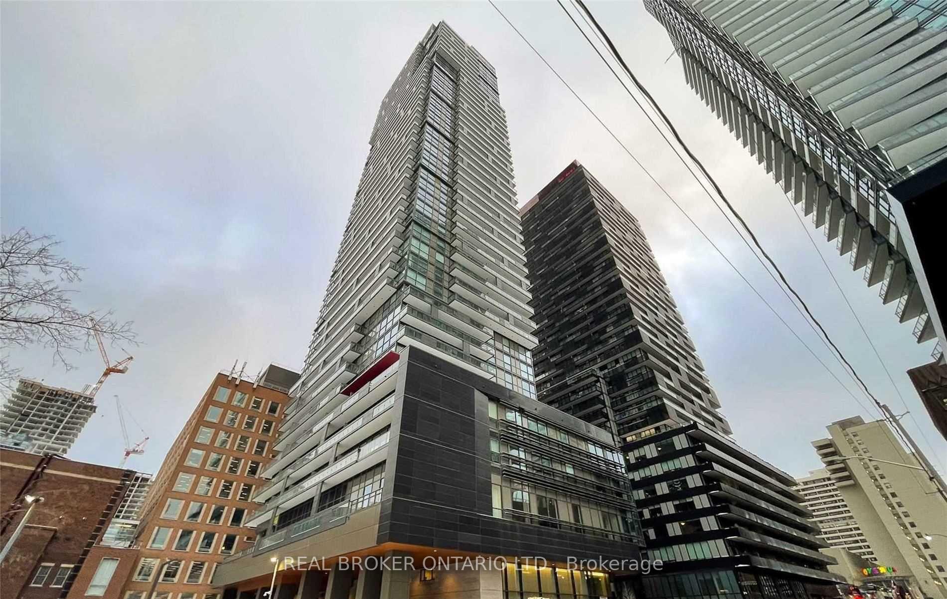 Front of Unit 1401, 39 Roehampton Avenue