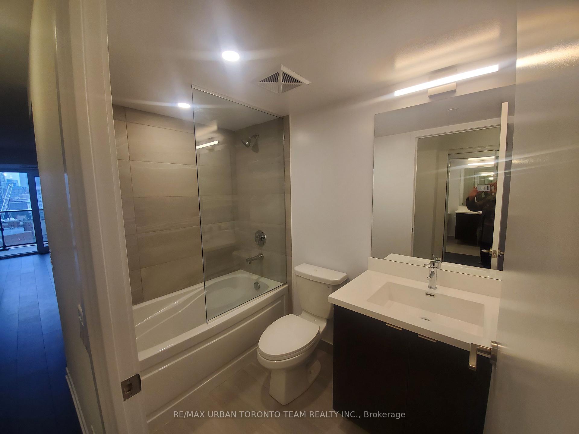 Photo 9 of Unit 2205, 219 Dundas Street E, Toronto, Waterfront Communities — HOMEH