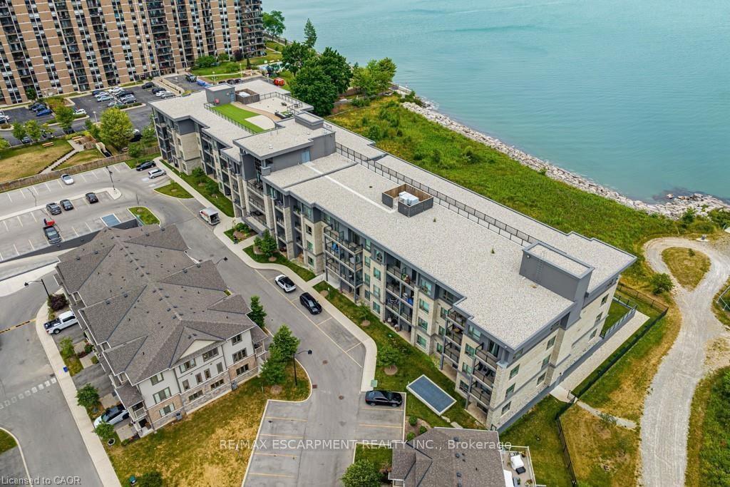 Photo 3 of Unit 321, 35 Southshore Crescent, Hamilton, Stoney Creek — HOMEH