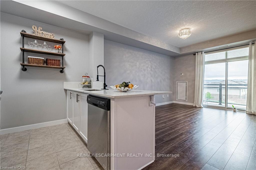 Photo 9 of Unit 321, 35 Southshore Crescent, Hamilton, Stoney Creek — HOMEH