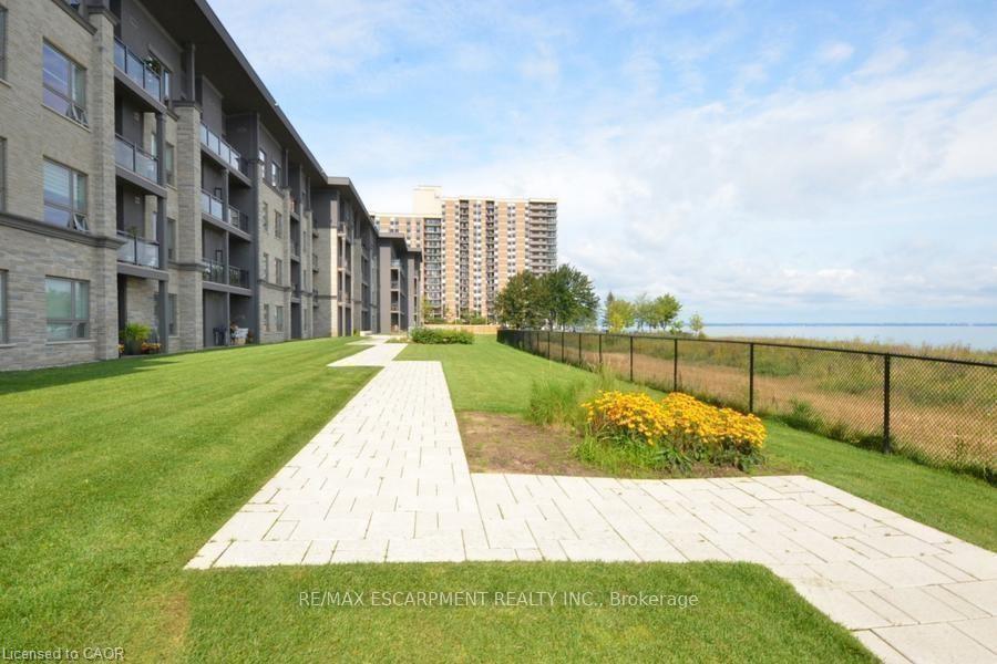 Photo 26 of Unit 321, 35 Southshore Crescent, Hamilton, Stoney Creek — HOMEH