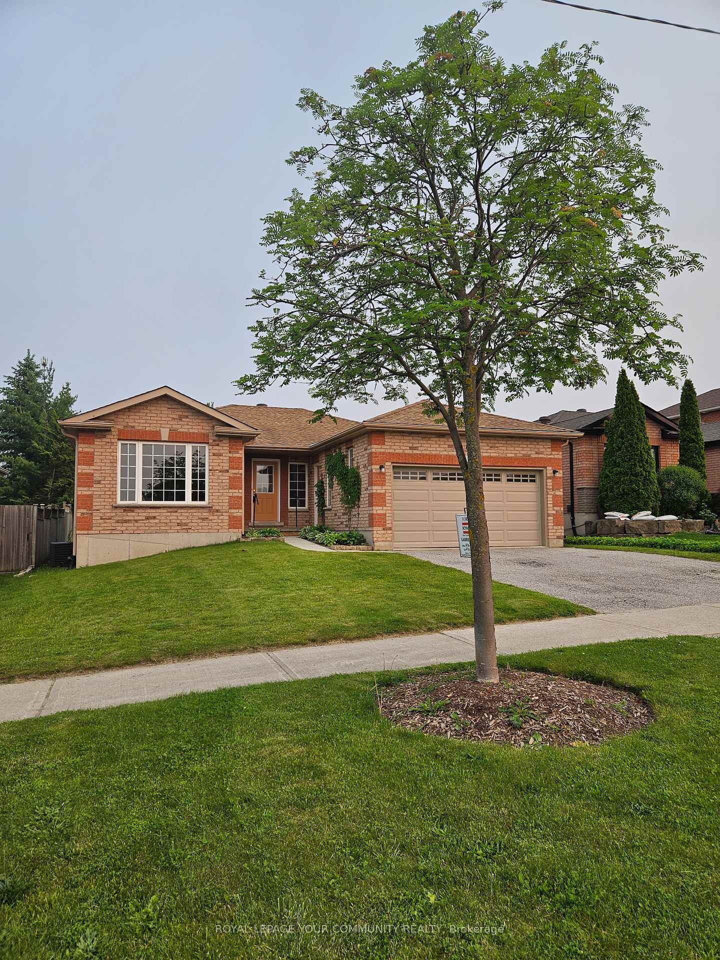 Photo 1 of 223 Livingstone Street E, Barrie, Little Lake — HOMEH
