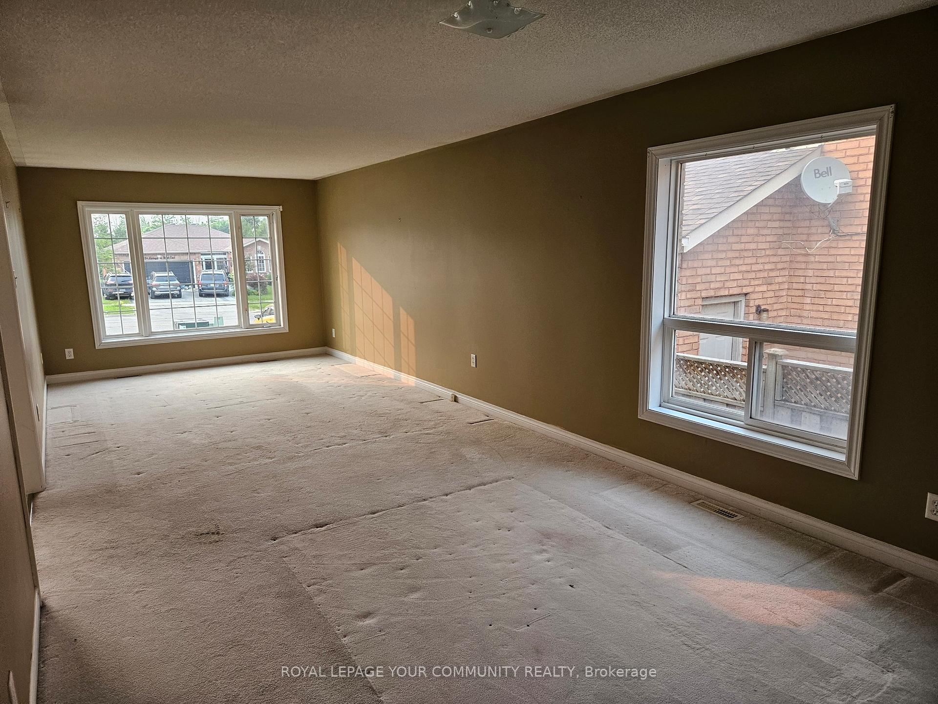 Photo 5 of 223 Livingstone Street E, Barrie, Little Lake — HOMEH