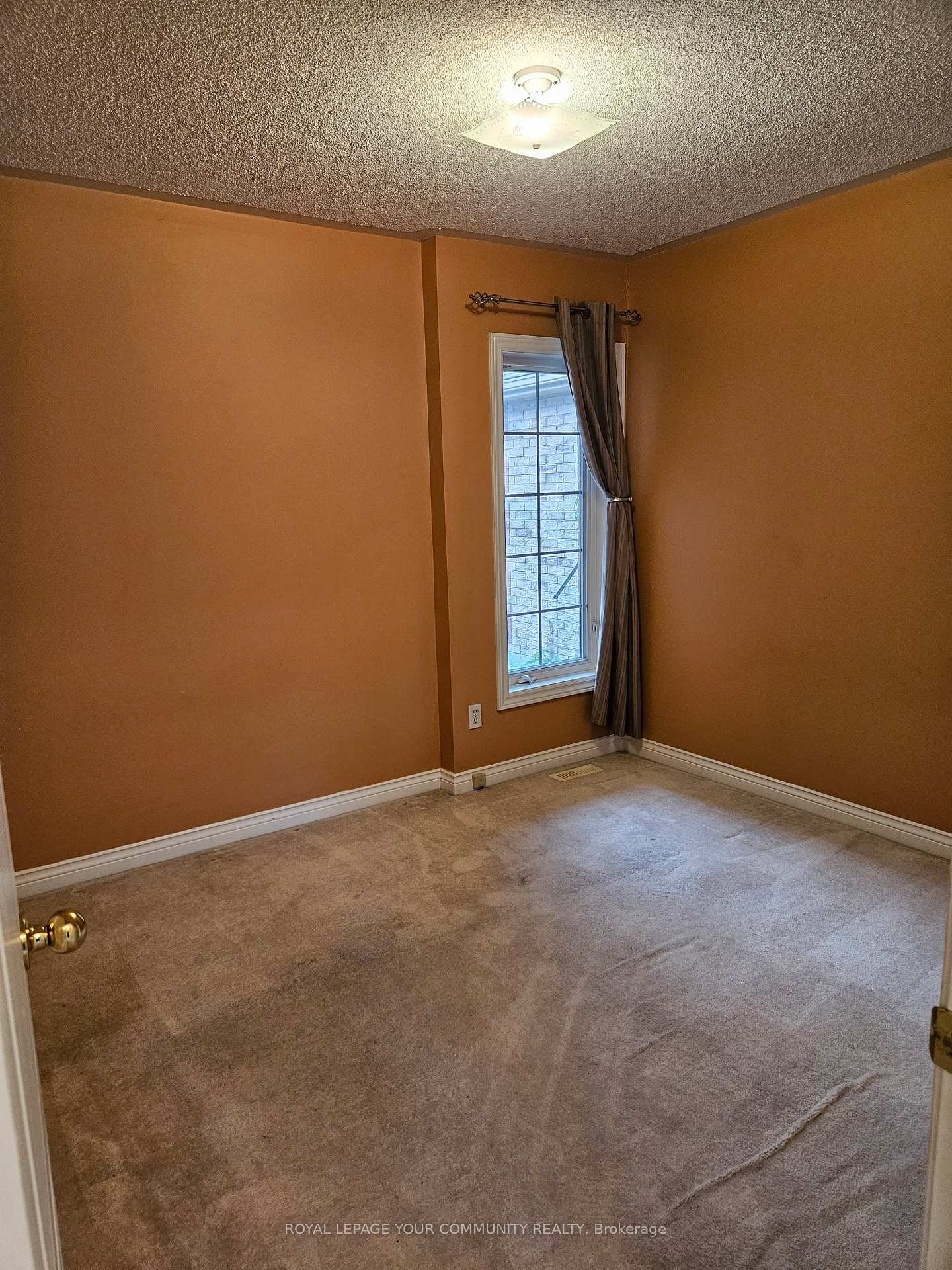 Photo 6 of 223 Livingstone Street E, Barrie, Little Lake — HOMEH