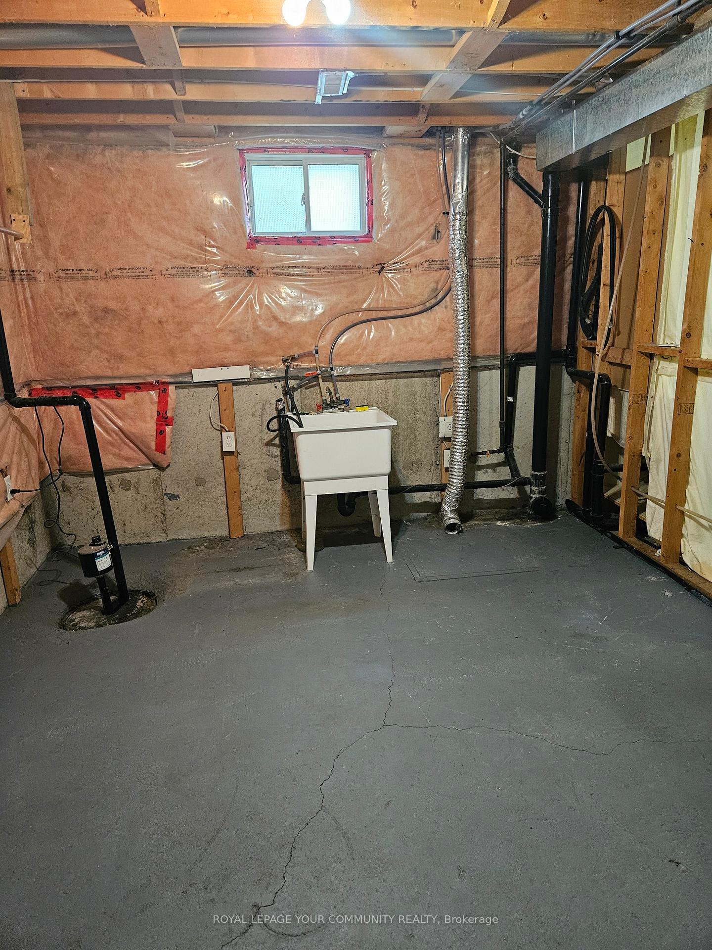 Photo 13 of 223 Livingstone Street E, Barrie, Little Lake — HOMEH