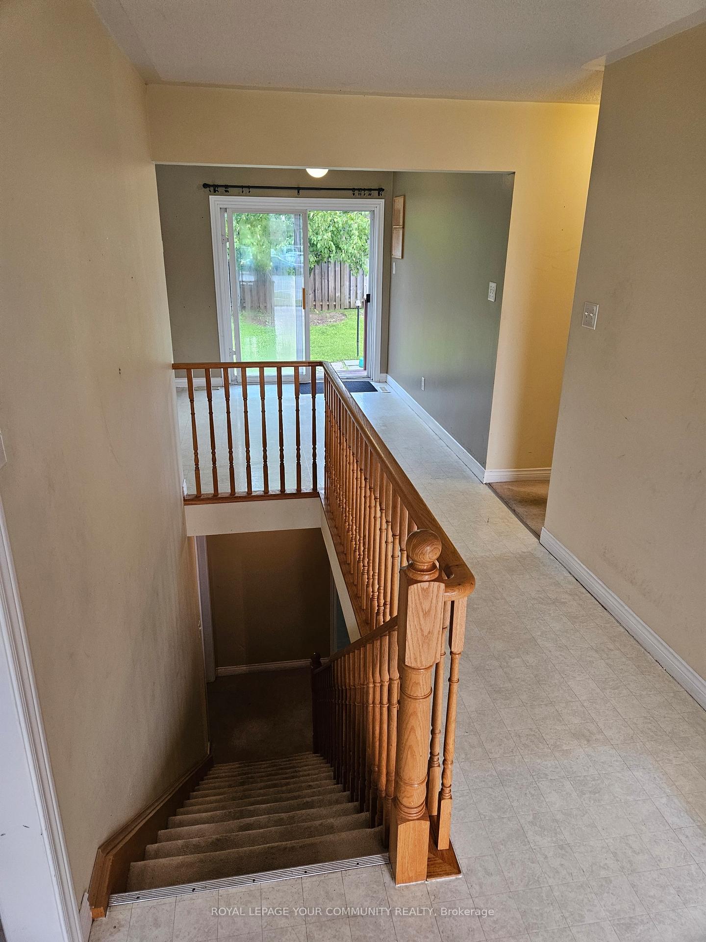 Photo 16 of 223 Livingstone Street E, Barrie, Little Lake — HOMEH