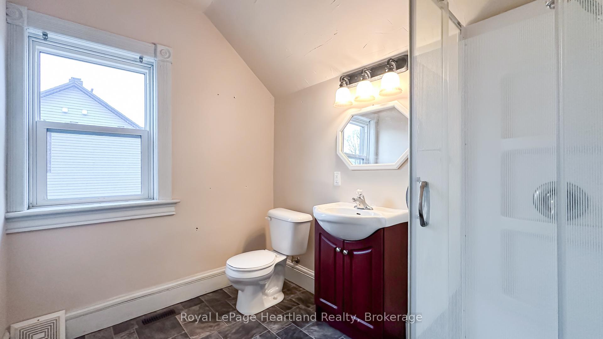 Photo 14 of 43 Trafalgar Street, Goderich, Goderich (Town) — HOMEH