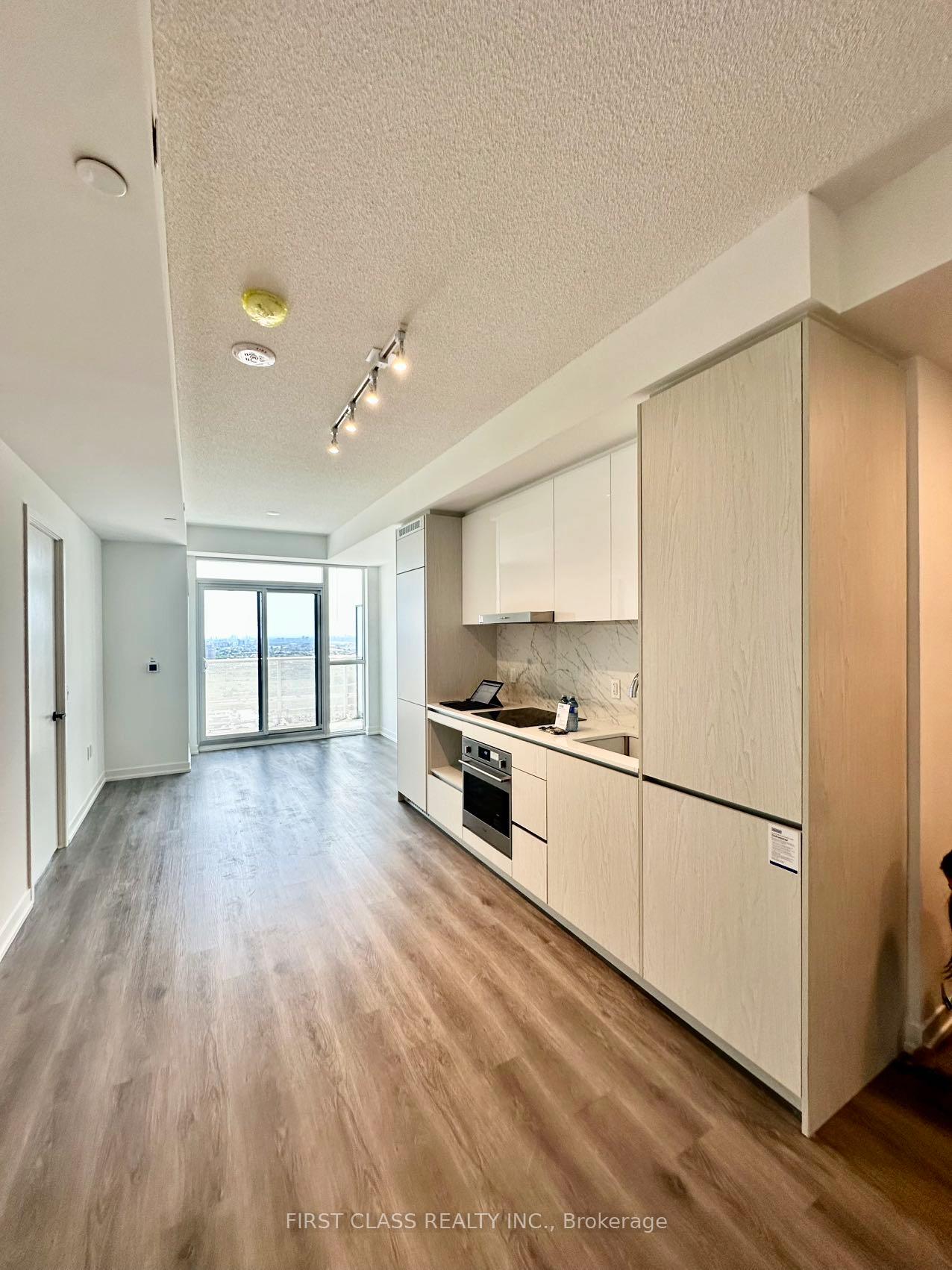 Photo 4 of Unit 3310, 28 Interchange Way, Vaughan, Vaughan Corporate Centre — HOMEH