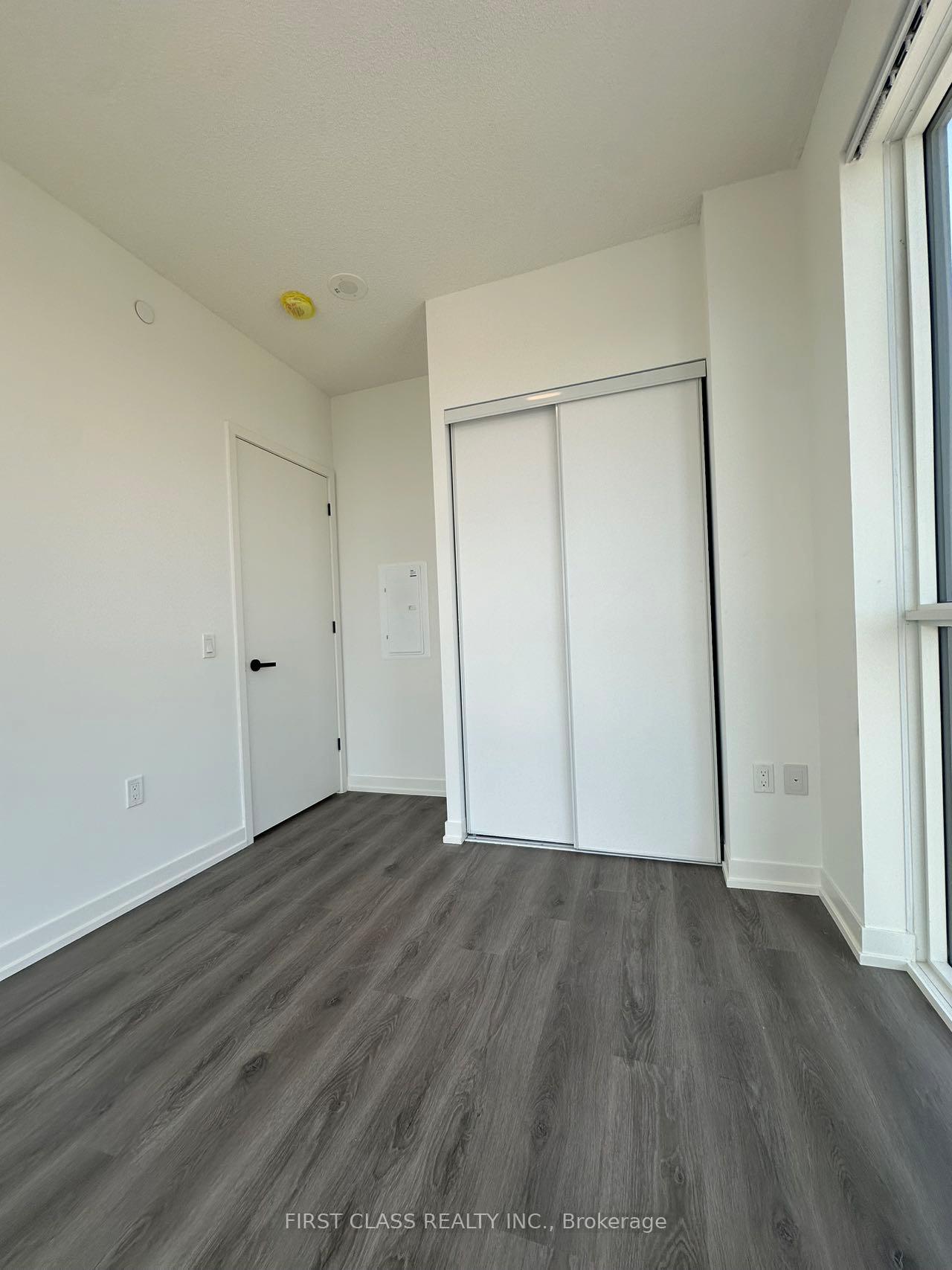 Photo 6 of Unit 3310, 28 Interchange Way, Vaughan, Vaughan Corporate Centre — HOMEH