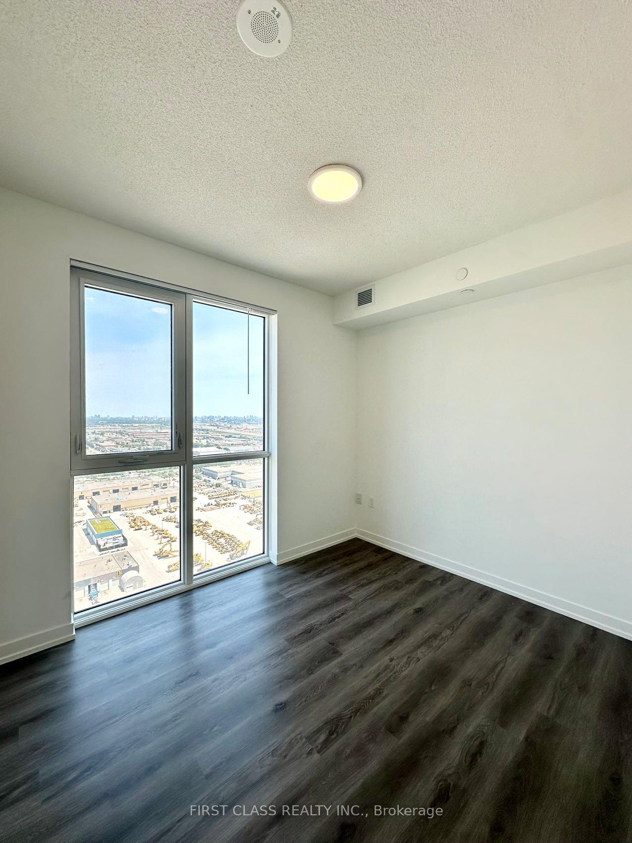 Photo 7 of Unit 3310, 28 Interchange Way, Vaughan, Vaughan Corporate Centre — HOMEH
