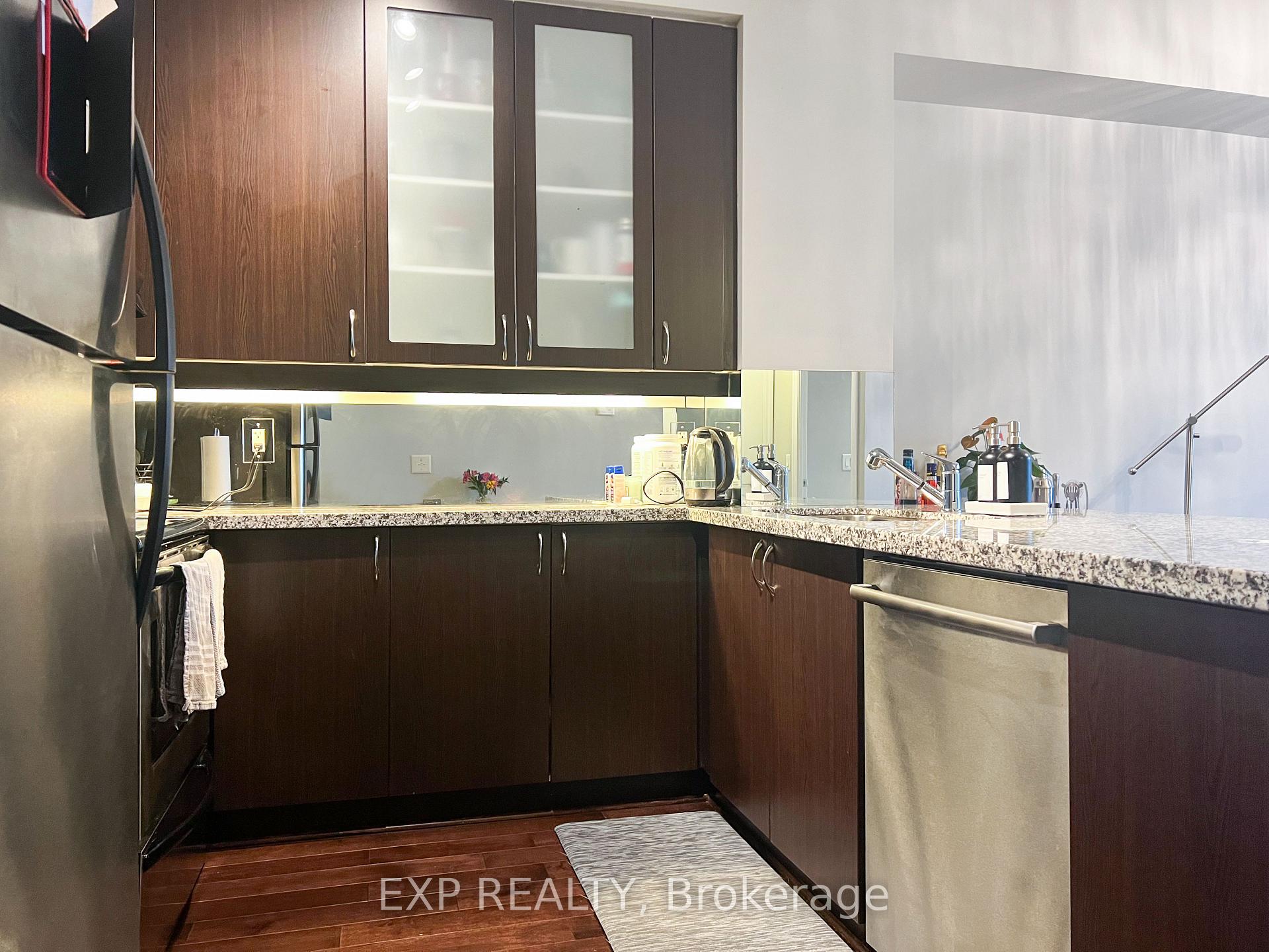 Photo 2 of Unit 421, 39 Upper Duke Crescent, Markham, Unionville — HOMEH