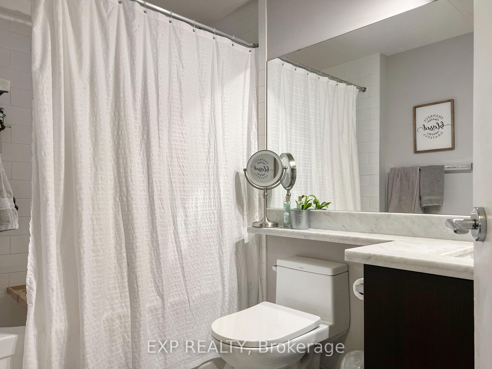 Photo 8 of Unit 421, 39 Upper Duke Crescent, Markham, Unionville — HOMEH